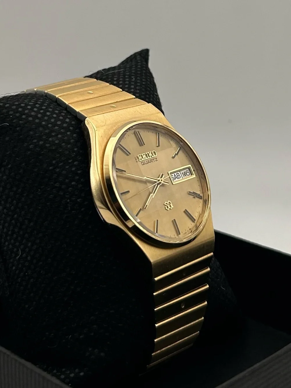 Seiko SQ Men’s Gold Tone Watch Gold Dial Quartz 34mm Watch 6923-7099 New Battery